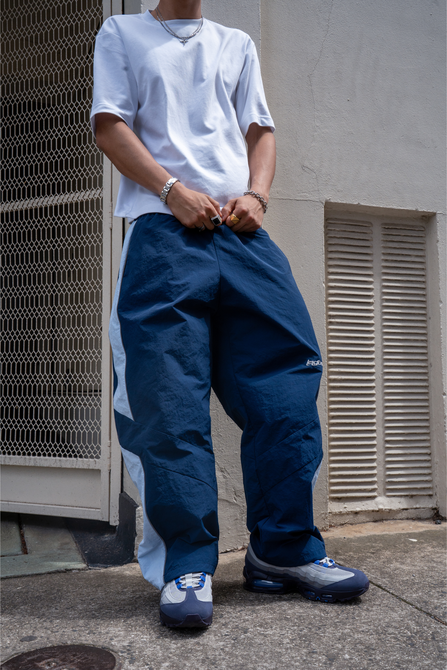 NAVY NYLON PANTS