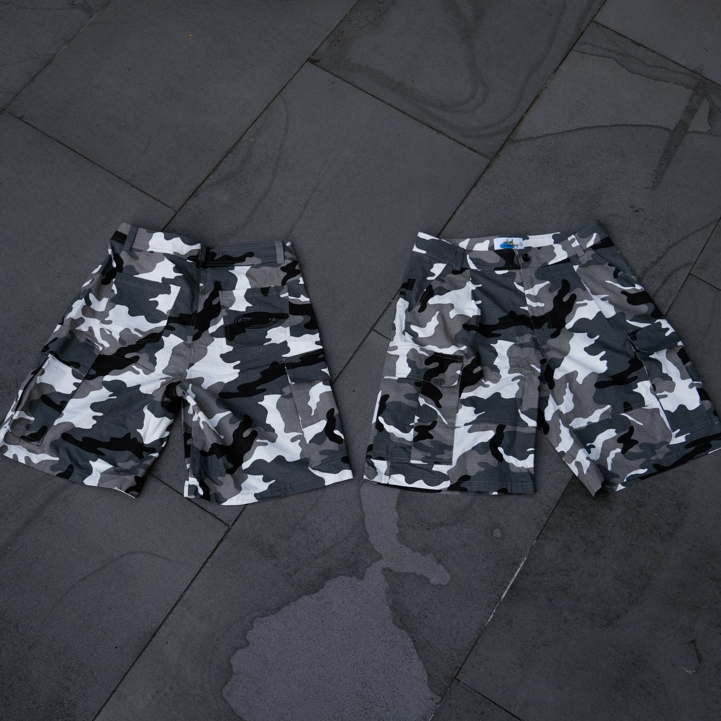 CAMO CARGO SHORTS